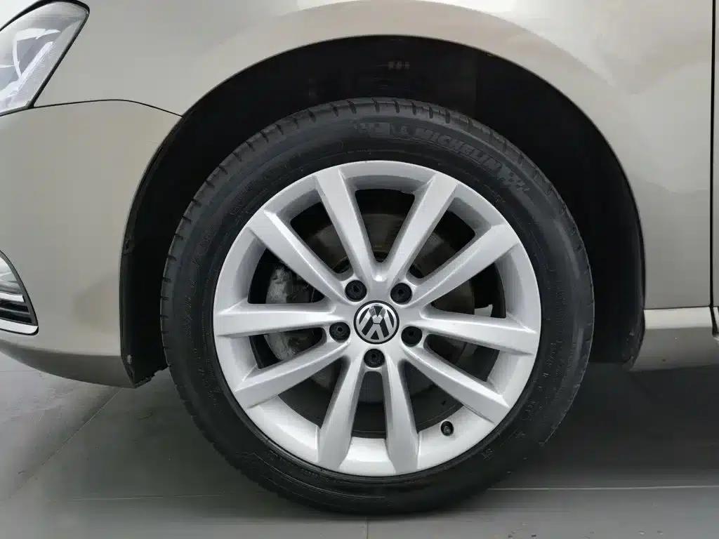 2012 Imported Volkswagen Passat Touring Edition 2.0TSI Comfort — миниатюра 17