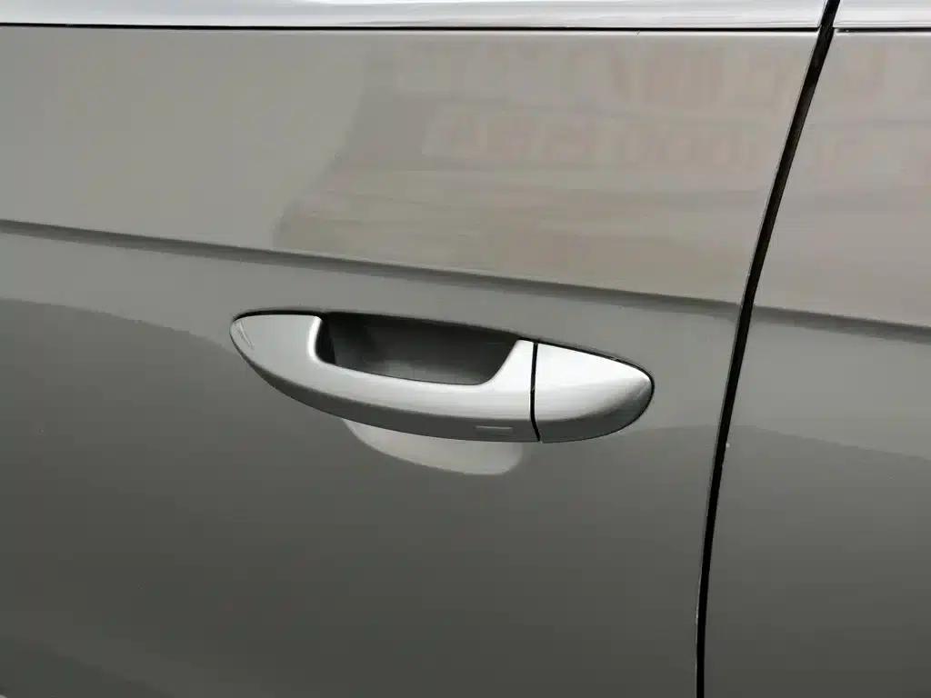 2012 Imported Volkswagen Passat Touring Edition 2.0TSI Comfort — миниатюра 18