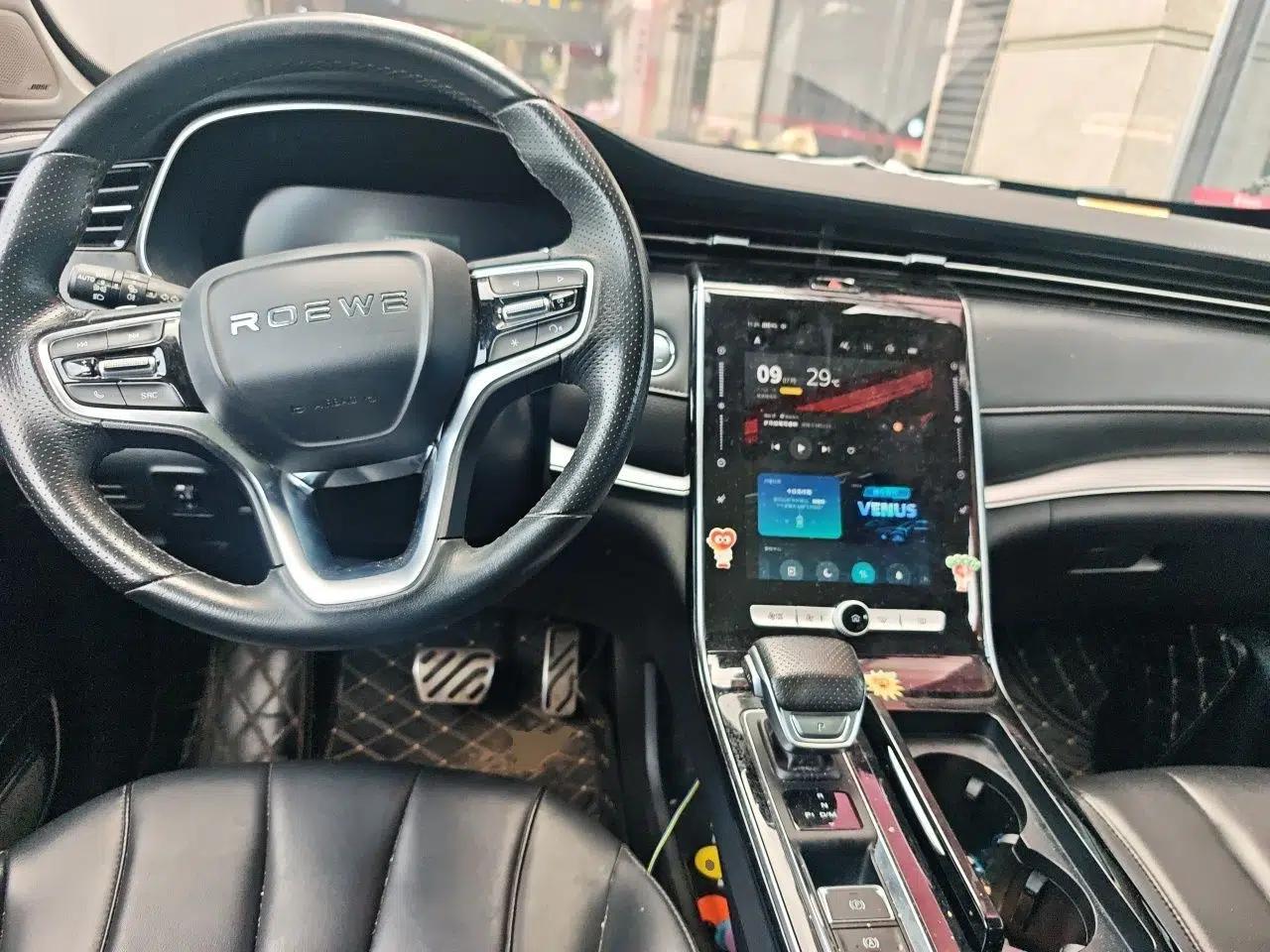 Roewe RX5 MAX 2021 Supreme Series 300TGI Automatic Smart Cabin Prestige Edition — миниатюра 9
