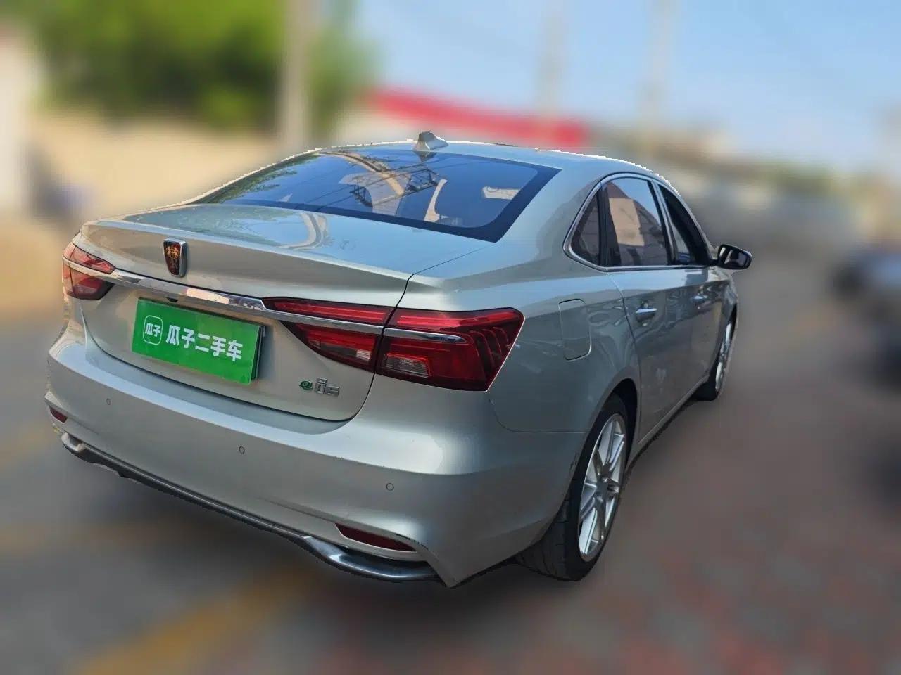 Roewe i6 New Energy 2017 45T Hybrid Connect & Smart Enjoyment Edition — миниатюра 6