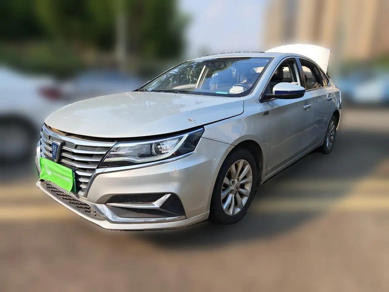 Roewe i6 New Energy 2017 45T Hybrid Connect & Smart Enjoyment Edition — миниатюра 1