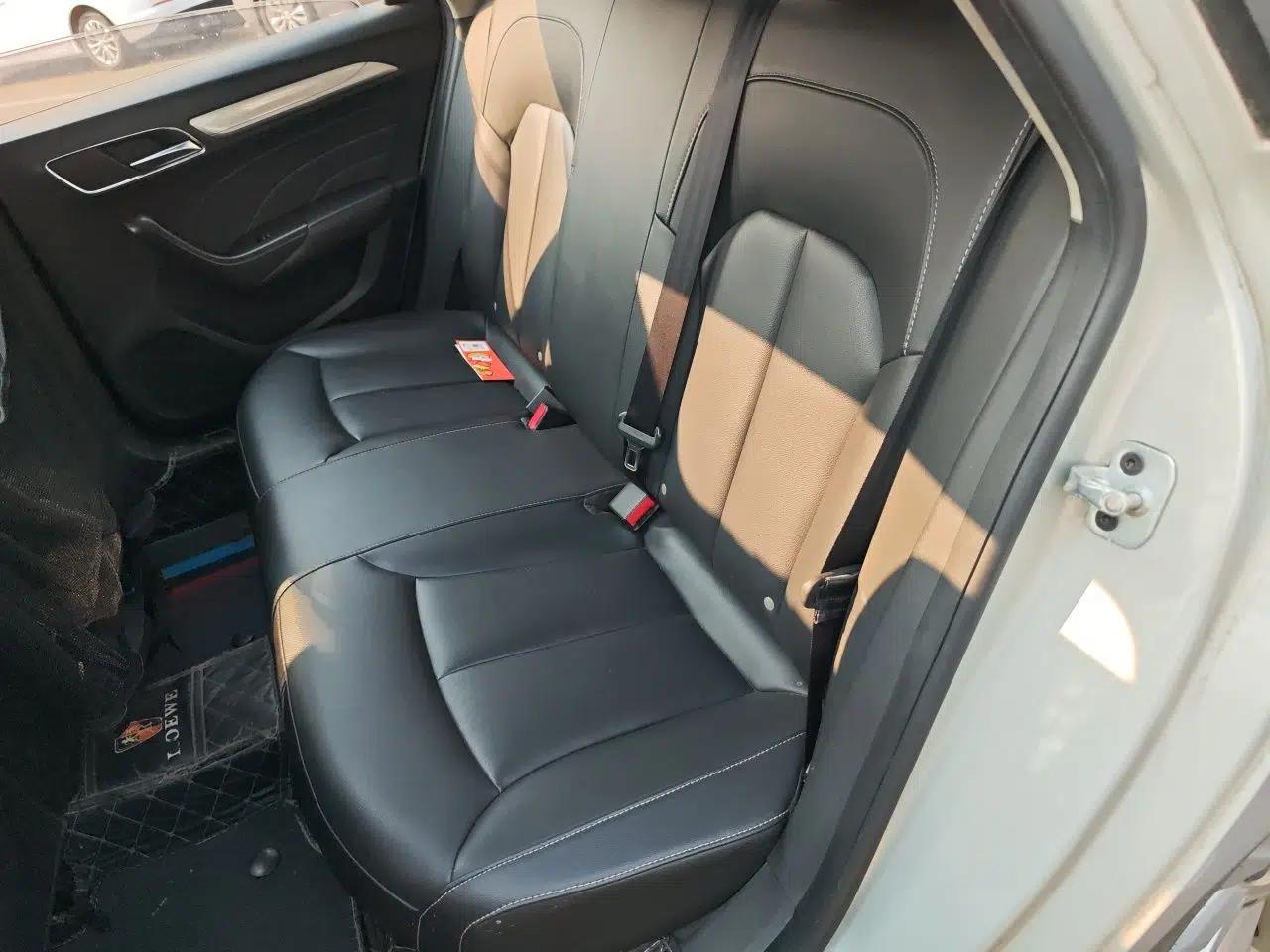 Roewe i6 New Energy 2017 45T Hybrid Connect & Smart Enjoyment Edition — миниатюра 17