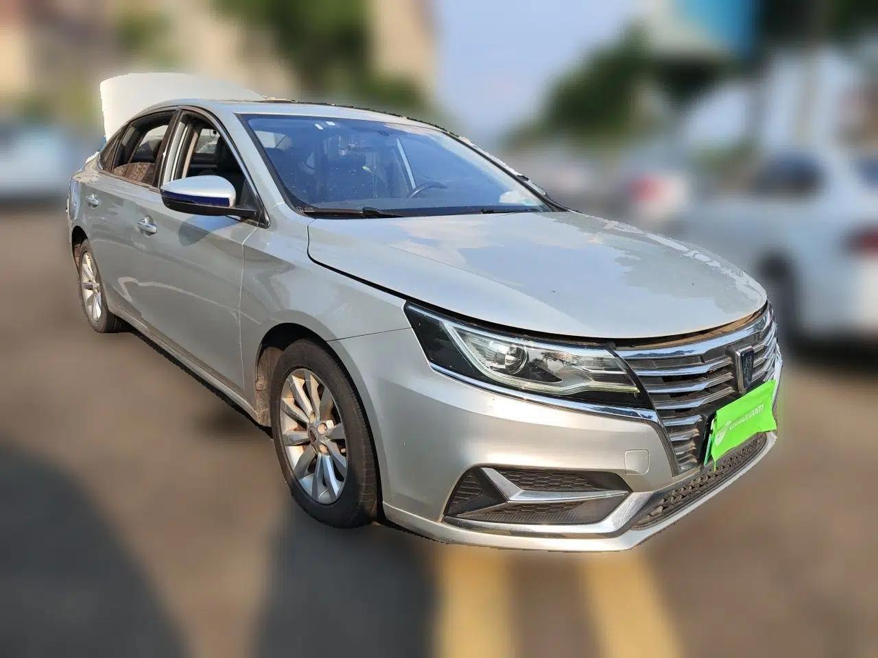 Roewe i6 New Energy 2017 45T Hybrid Connect & Smart Enjoyment Edition — миниатюра 3