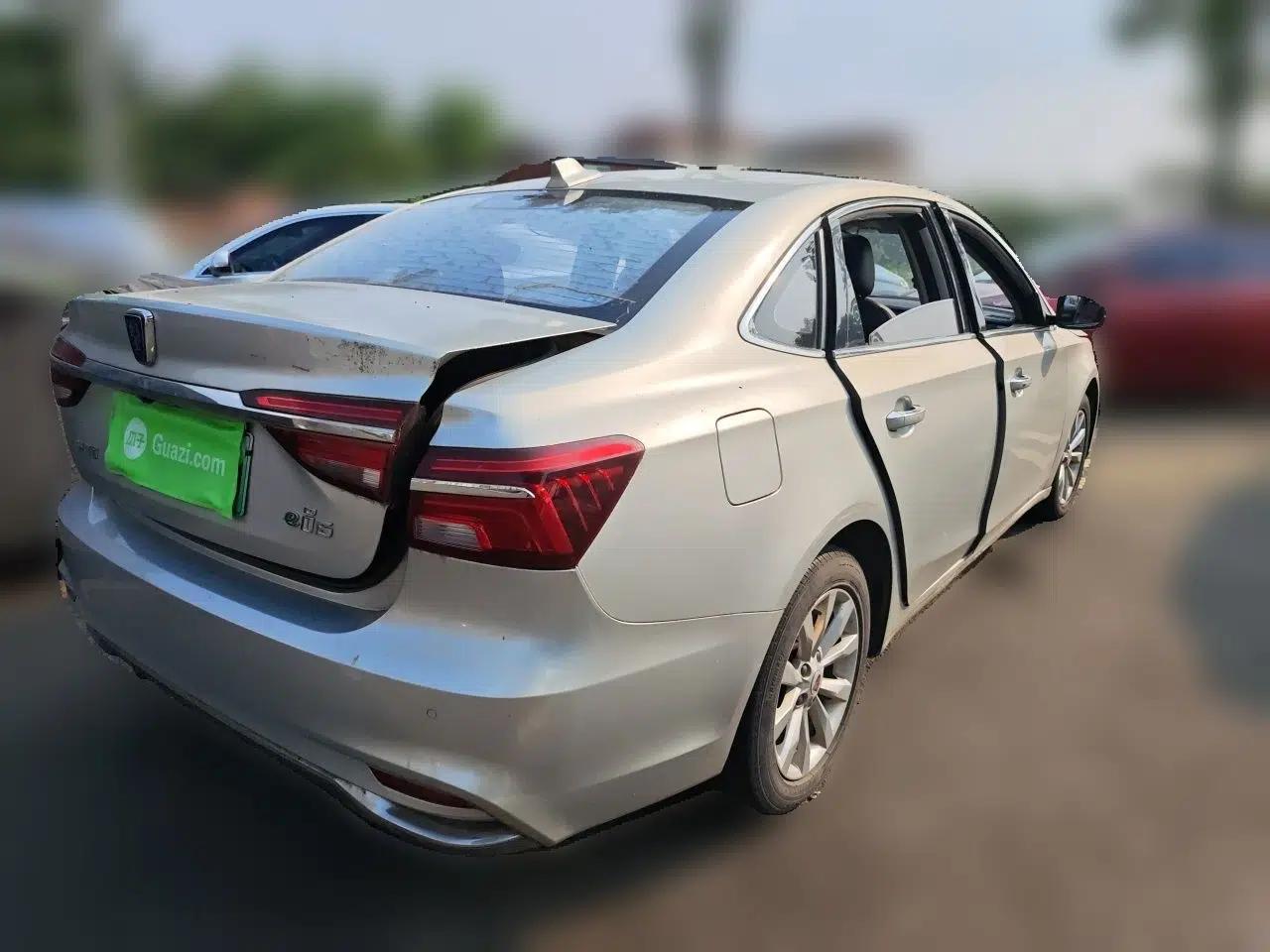 Roewe i6 New Energy 2017 45T Hybrid Connect & Smart Enjoyment Edition — миниатюра 6