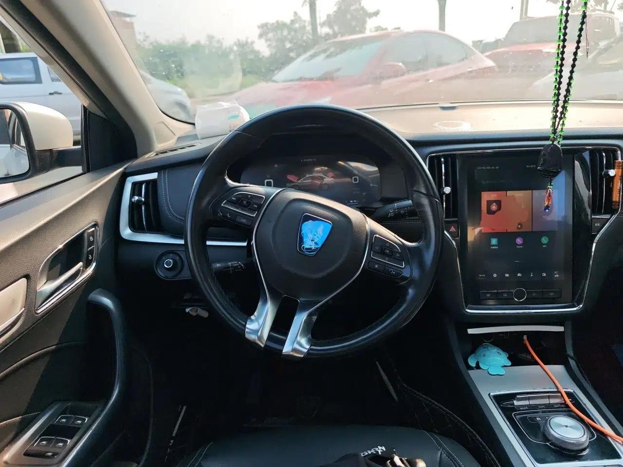 Roewe i6 New Energy 2017 45T Hybrid Connect & Smart Enjoyment Edition — миниатюра 10