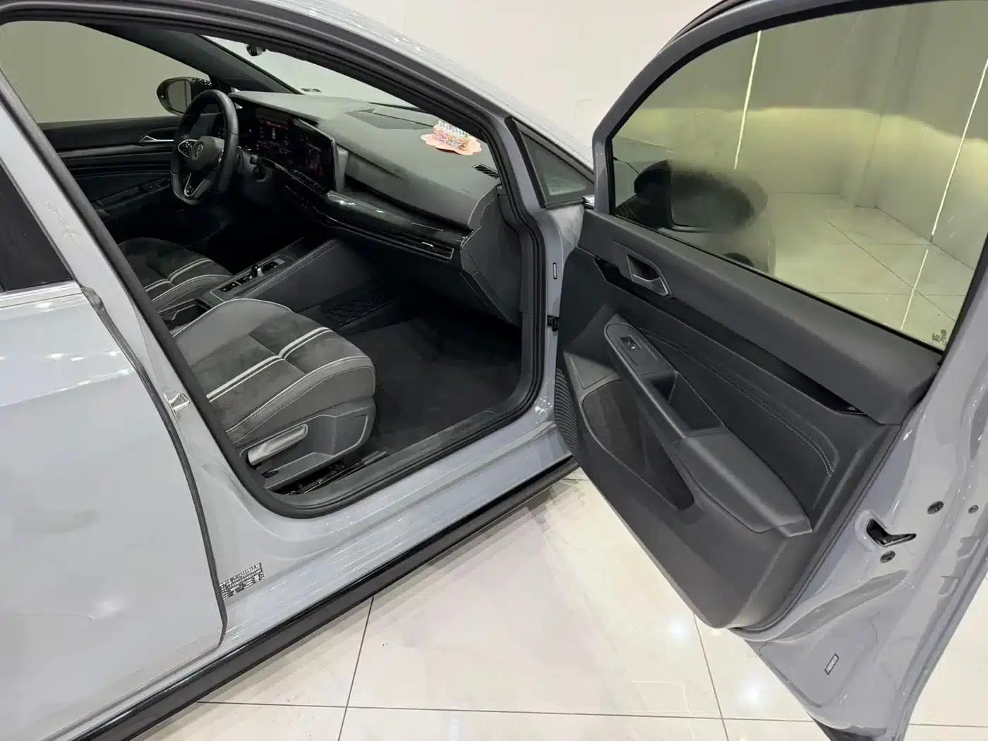 2021 Golf 280TSI DSG R-Line — миниатюра 18