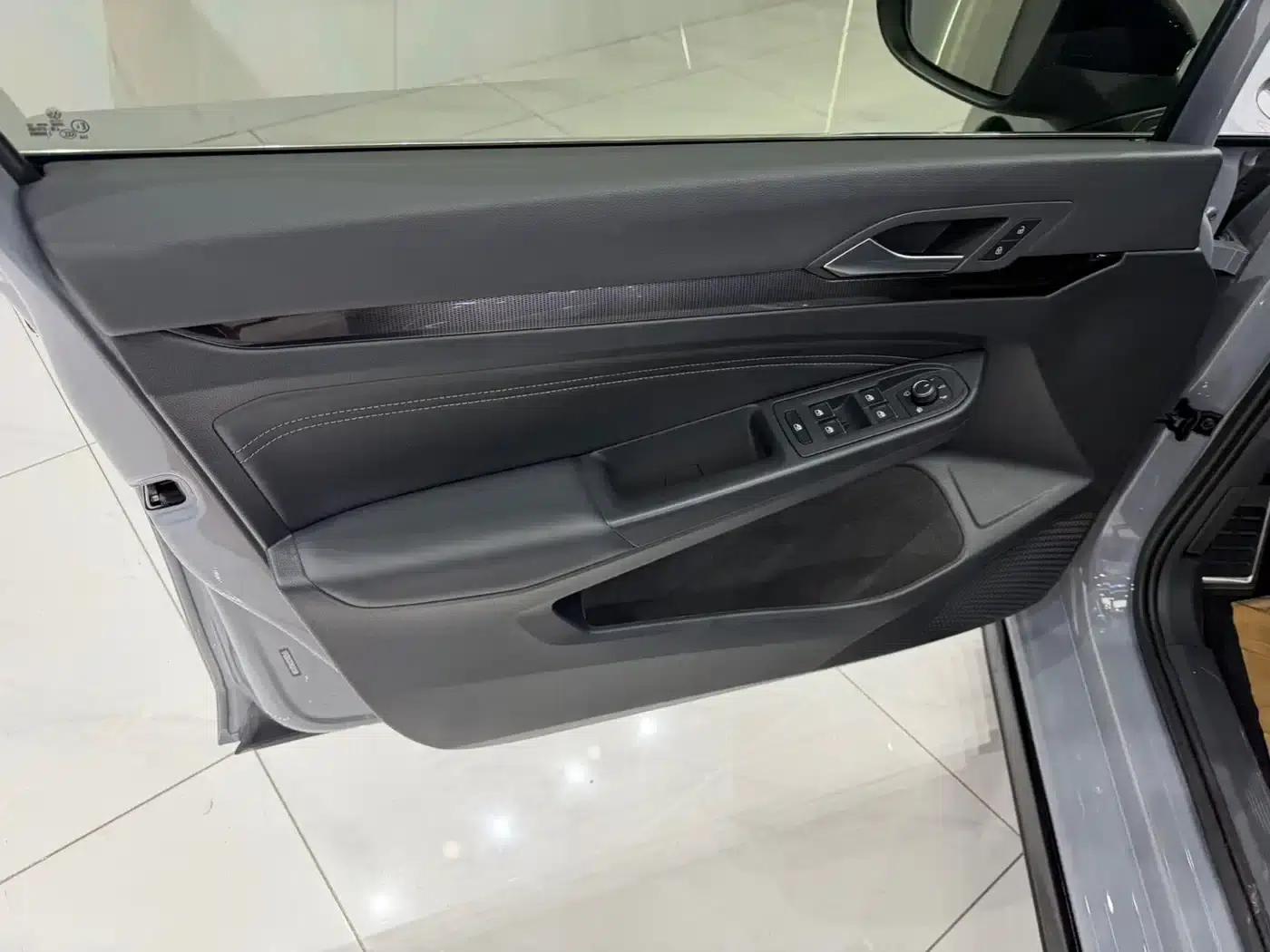 2021 Golf 280TSI DSG R-Line — миниатюра 8