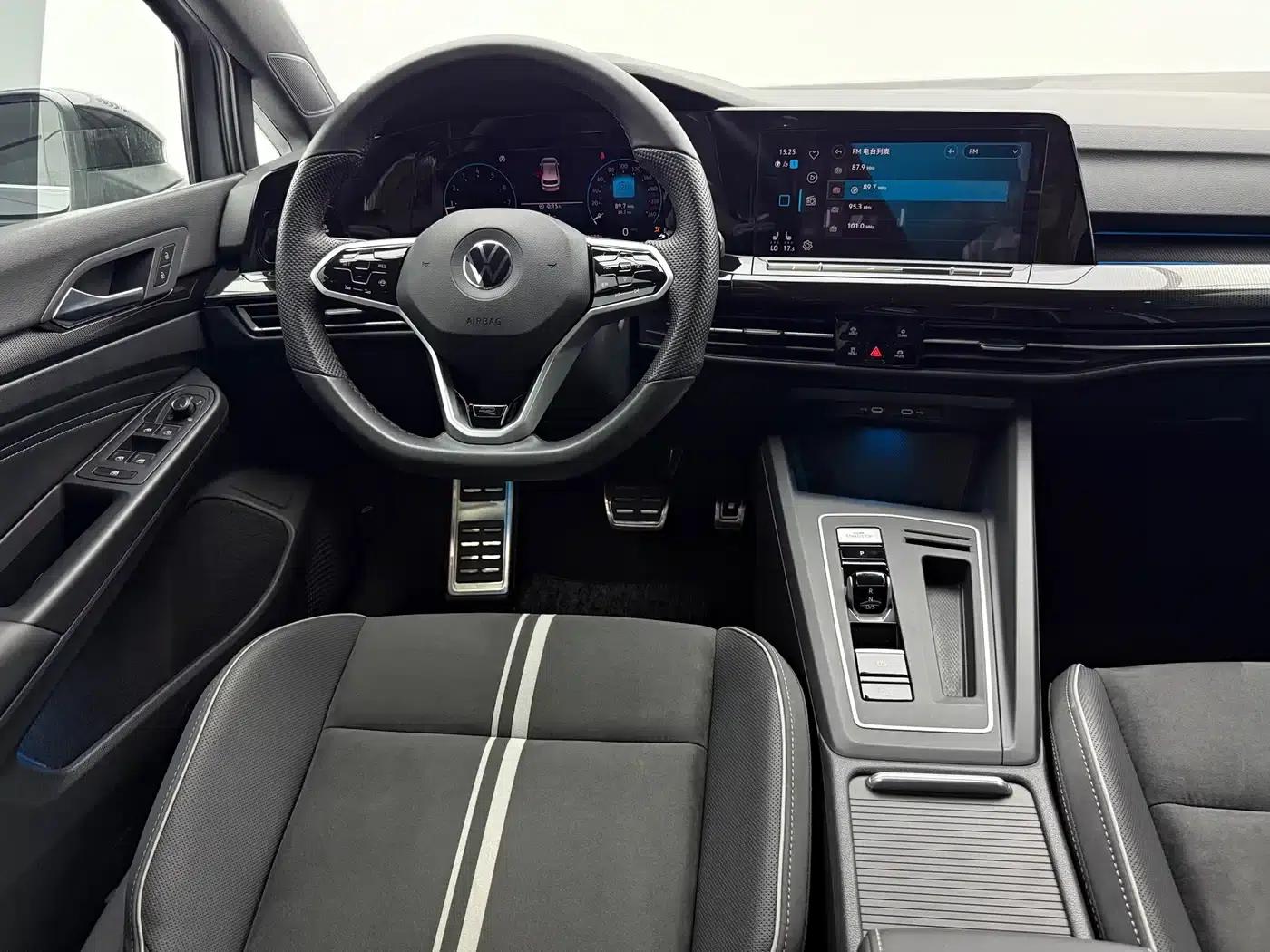 2023 Golf 280TSI DSG R-Line — миниатюра 11