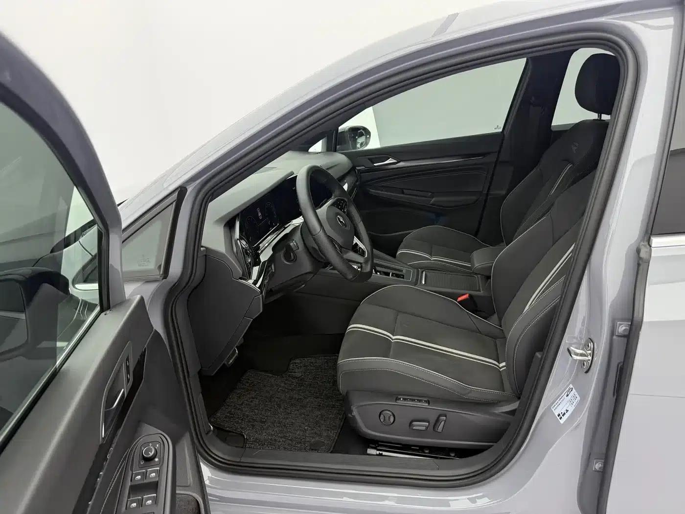 2023 Golf 280TSI DSG R-Line — миниатюра 21