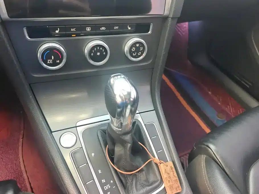 2016 Golf 230TSI Automatic Luxury — миниатюра 16