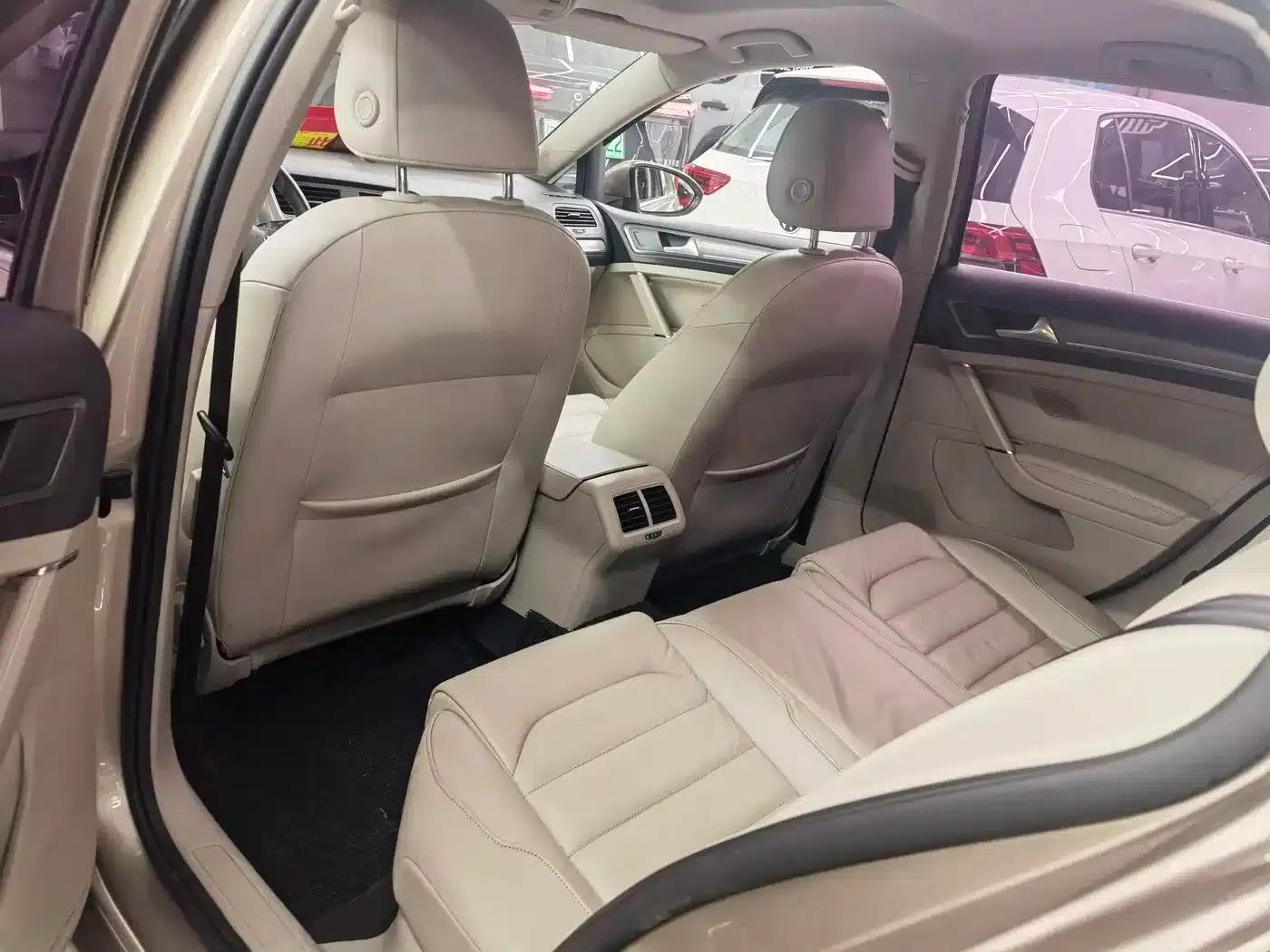 2014 Golf 1.4TSI Automatic Luxury — миниатюра 13