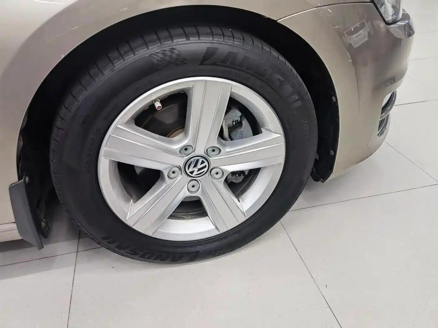 2014 Golf 1.4TSI Automatic Luxury — миниатюра 9