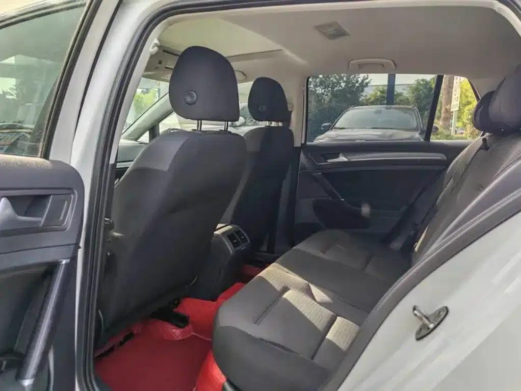 2017 Golf 1.6L Automatic Comfort Millionth Unit Commemorative Edition — миниатюра 6