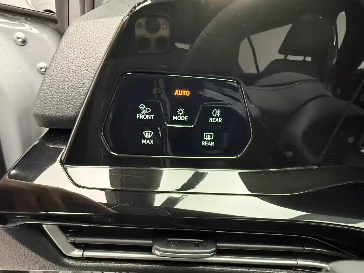 2023 Golf Facelift 280TSI DSG R-Line Lite — миниатюра 10