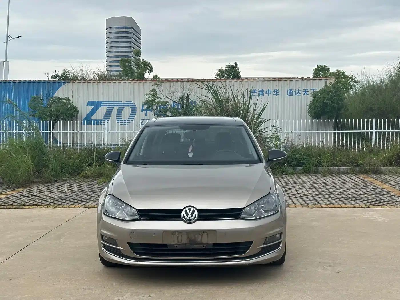 2017 Golf 1.6L Automatic Comfort Millionth Unit Commemorative Edition — миниатюра 2
