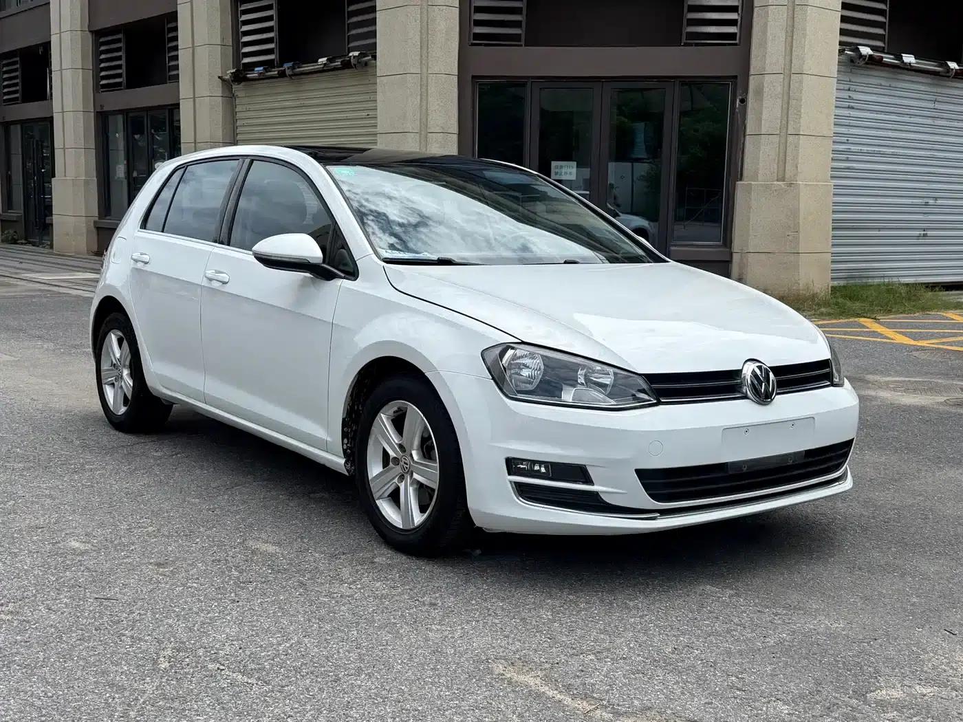 2015 Golf 1.6L Automatic Comfort — миниатюра 1