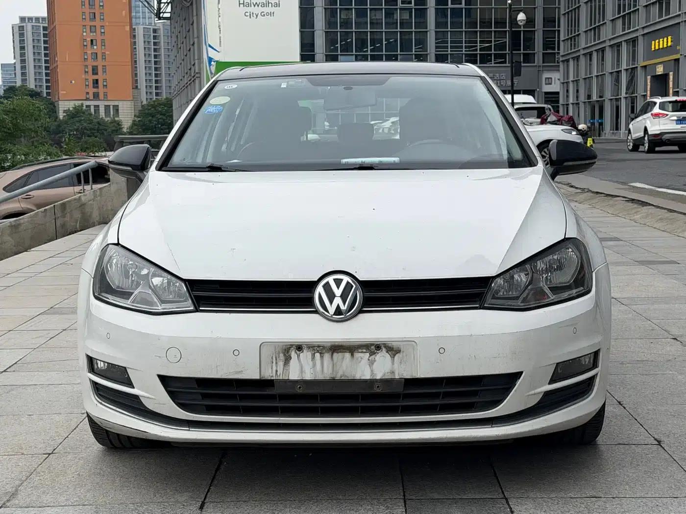 2017 Golf 1.6L Automatic Comfort Millionth Unit Commemorative Edition — миниатюра 6