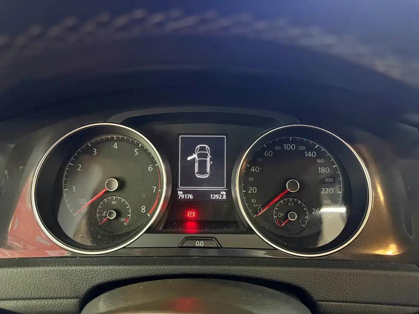 2017 Golf 1.6L Automatic Comfort Millionth Unit Commemorative Edition — миниатюра 8