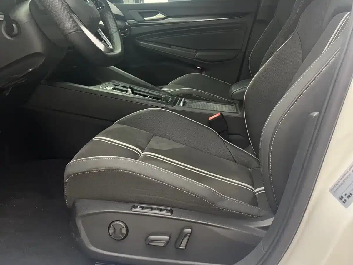 2023 Golf 280TSI DSG R-Line — миниатюра 7