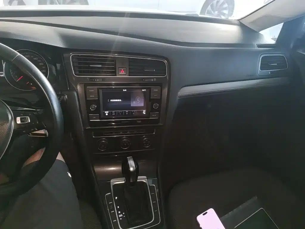2018 Golf 230TSI Automatic Comfort — миниатюра 10