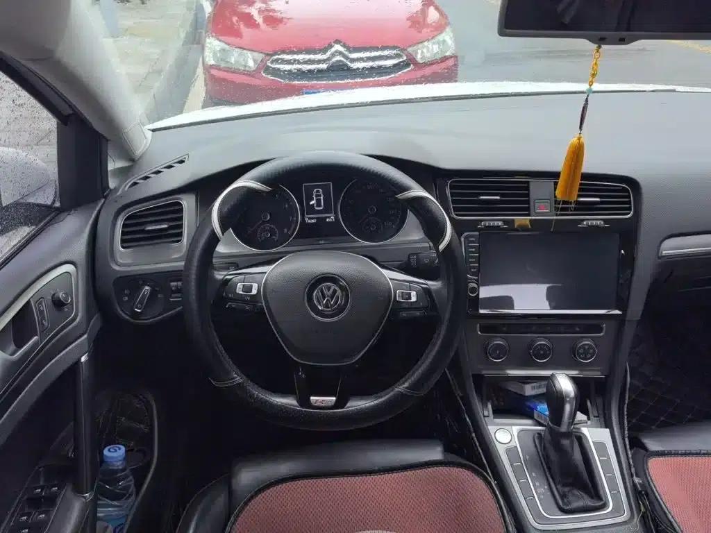 2016 Golf 230TSI Automatic Luxury — миниатюра 3