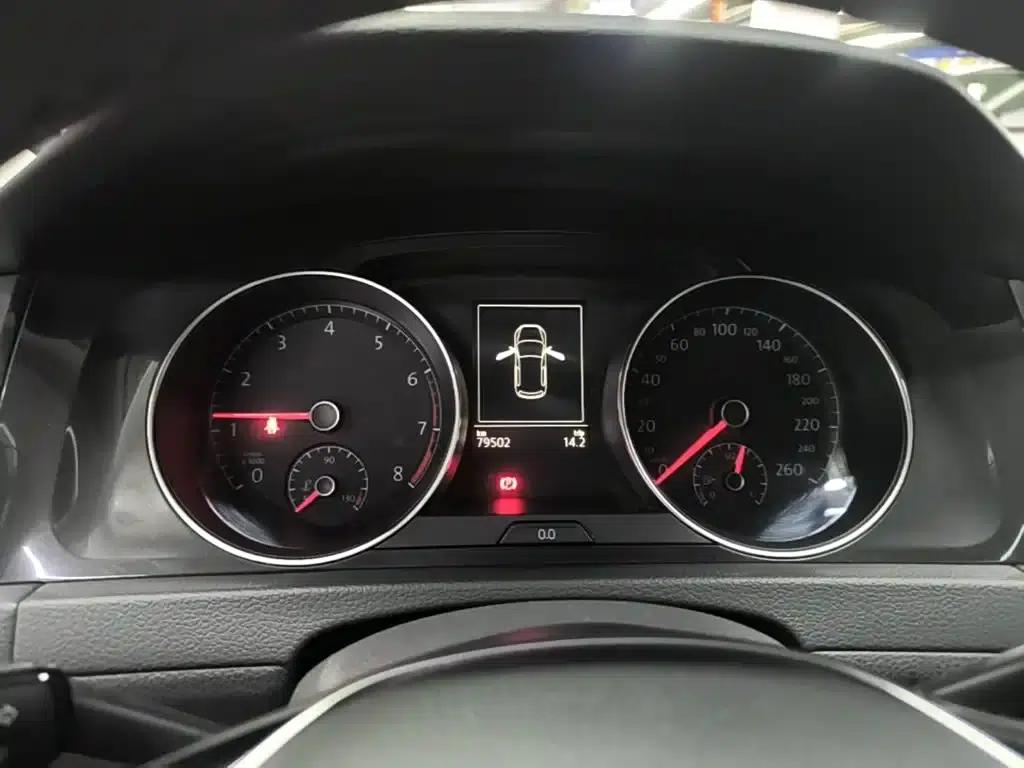 2018 Golf 230TSI Automatic Luxury — миниатюра 12