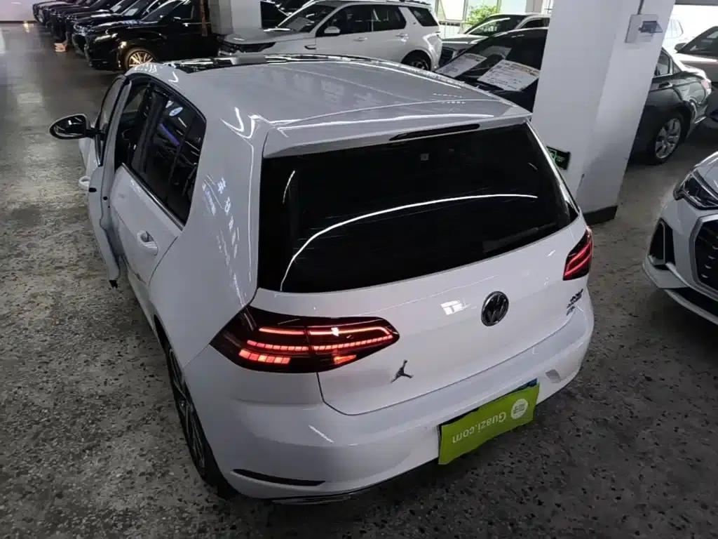 2018 Golf 230TSI Automatic Luxury — миниатюра 5