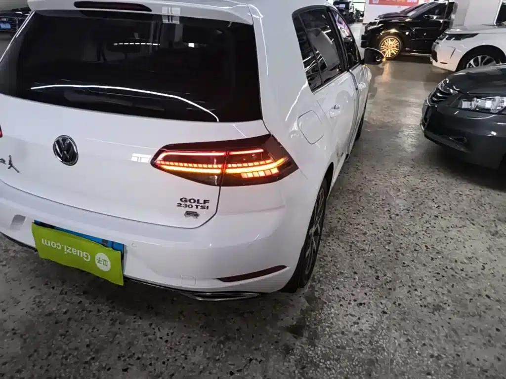 2018 Golf 230TSI Automatic Luxury — миниатюра 8
