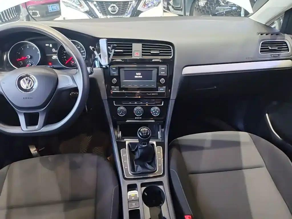 2018 Golf 1.6L Manual Fashion Edition — миниатюра 9