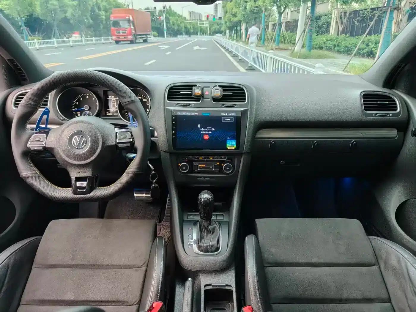 2011 Golf 2.0TSI R (Imported) — миниатюра 7