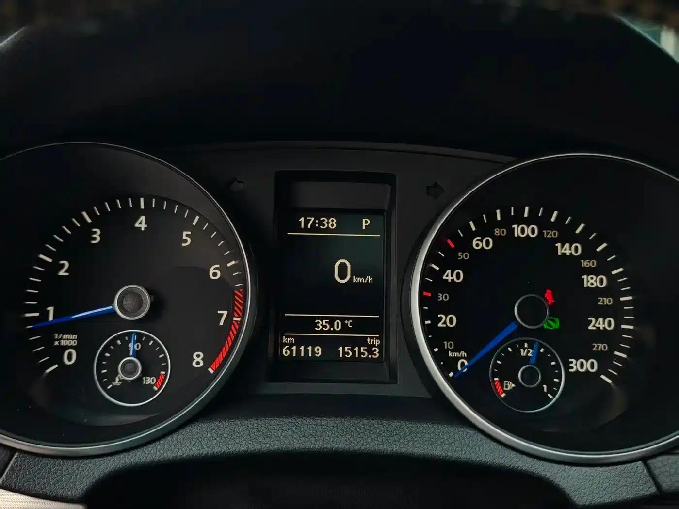2011 Golf 2.0TSI R (Imported) — миниатюра 9