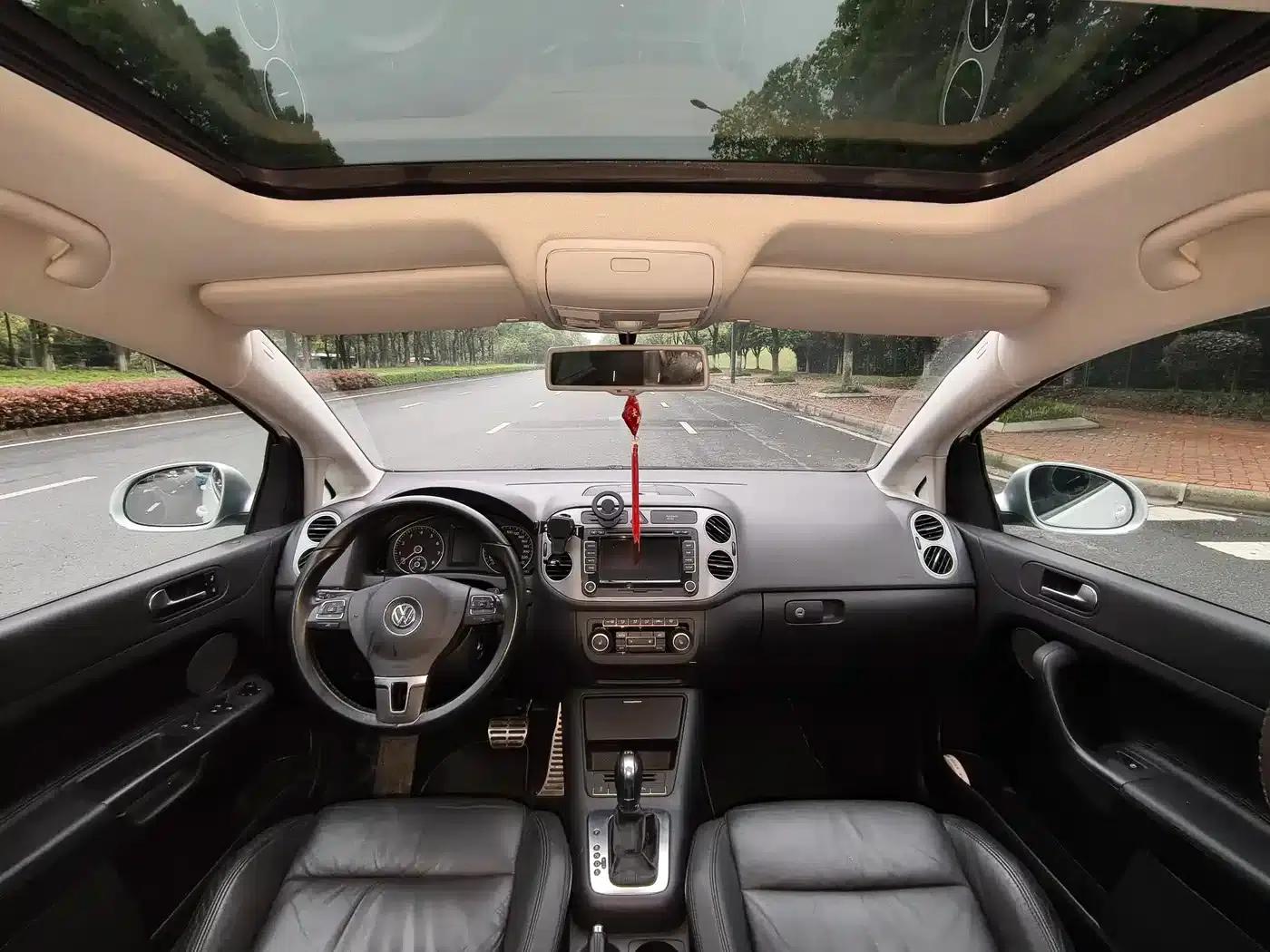 2011 Golf 1.4TSI Luxury Touring Edition (Imported) — миниатюра 6