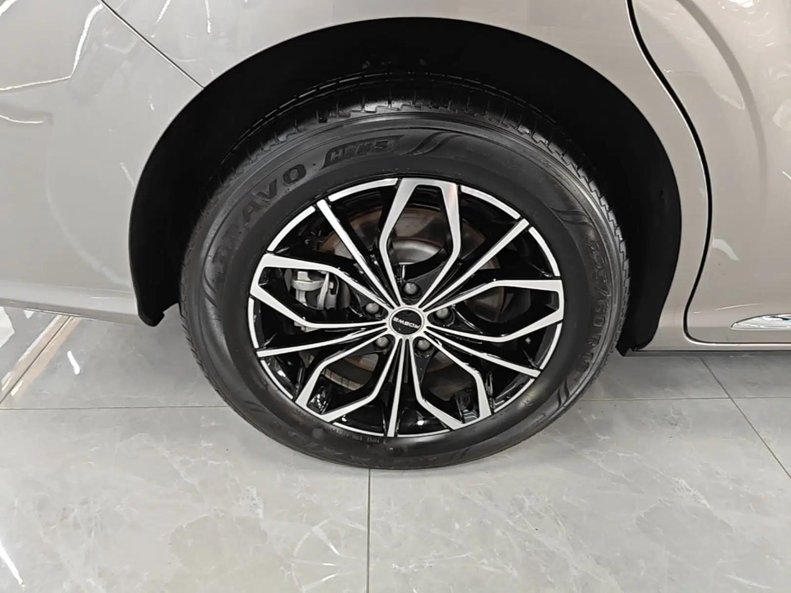 Roewe iMAX8 New Energy 2025 1.5T DMH Lu Zun Deluxe Edition — миниатюра 11