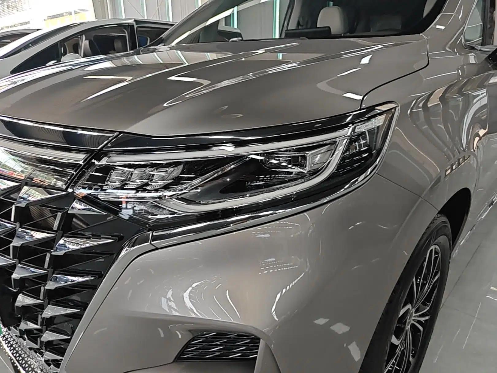 Roewe iMAX8 New Energy 2025 1.5T DMH Lu Zun Deluxe Edition — миниатюра 8