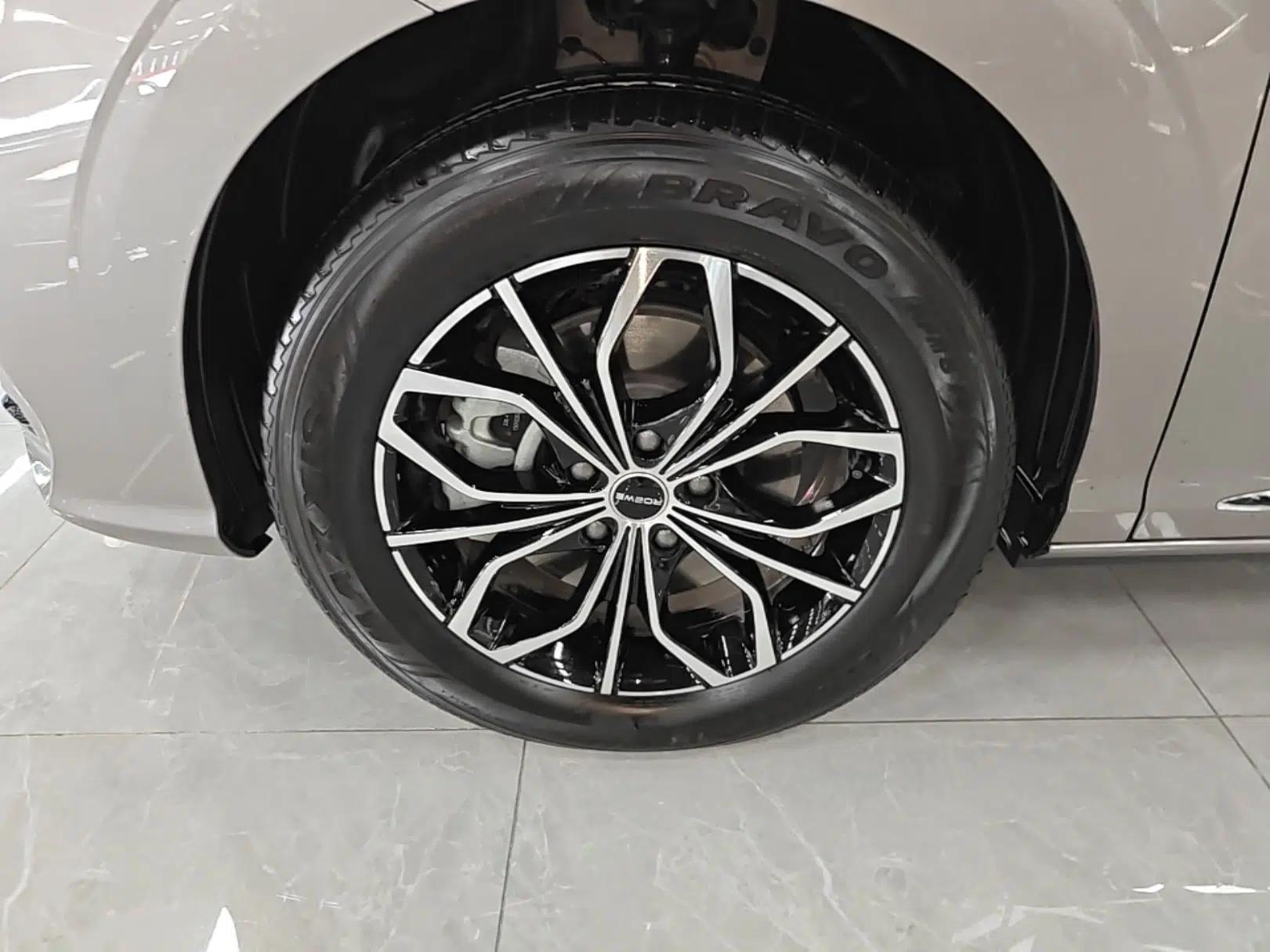 Roewe iMAX8 New Energy 2025 1.5T DMH Lu Zun Deluxe Edition — миниатюра 10
