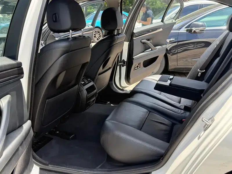 2014 BMW 5 Series 520Li Elegant Edition — миниатюра 15