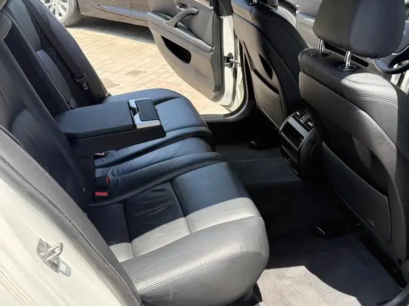 2014 BMW 5 Series 520Li Elegant Edition — миниатюра 16