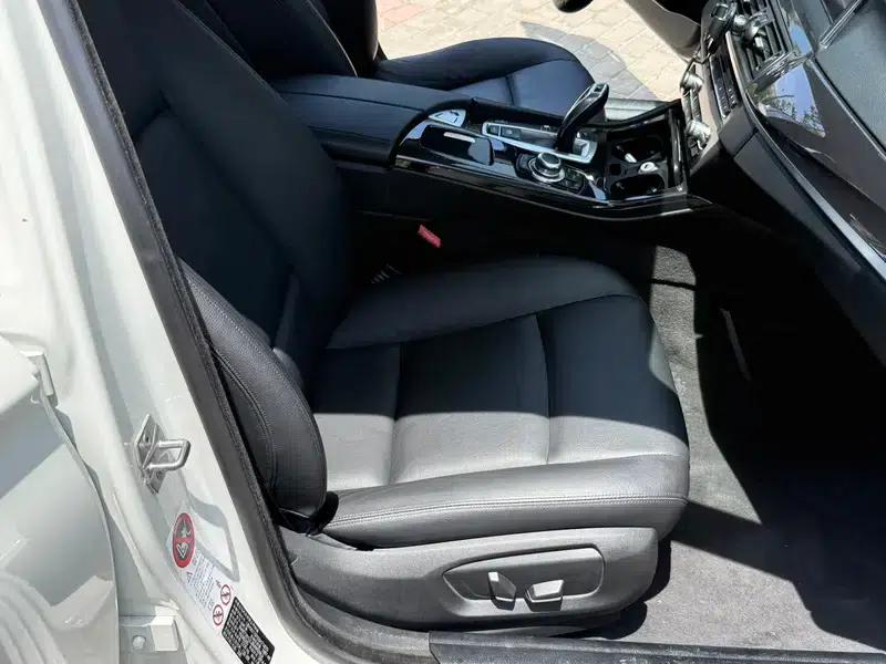 2014 BMW 5 Series 520Li Elegant Edition — миниатюра 9