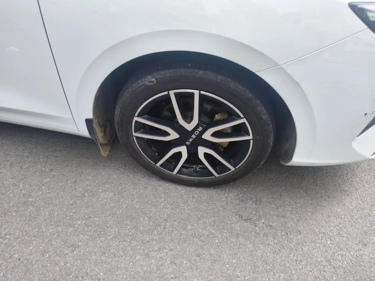 Roewe D6 2025 450km Deluxe Edition — миниатюра 8