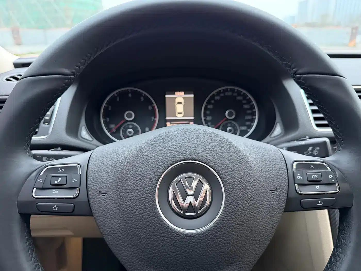 2013 Passat 1.8TSI DSG Royal Edition — миниатюра 12