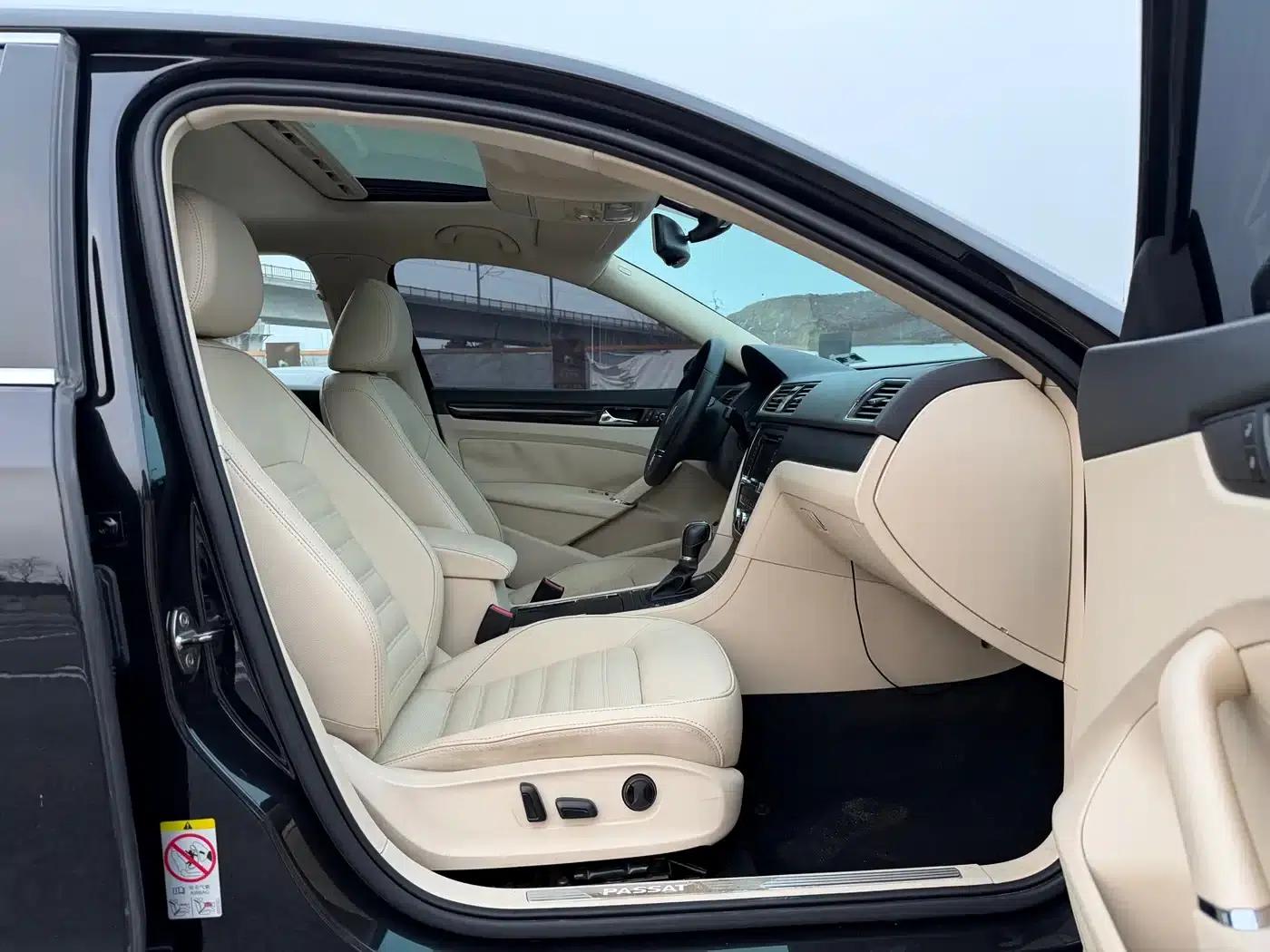 2013 Passat 1.8TSI DSG Royal Edition — миниатюра 16