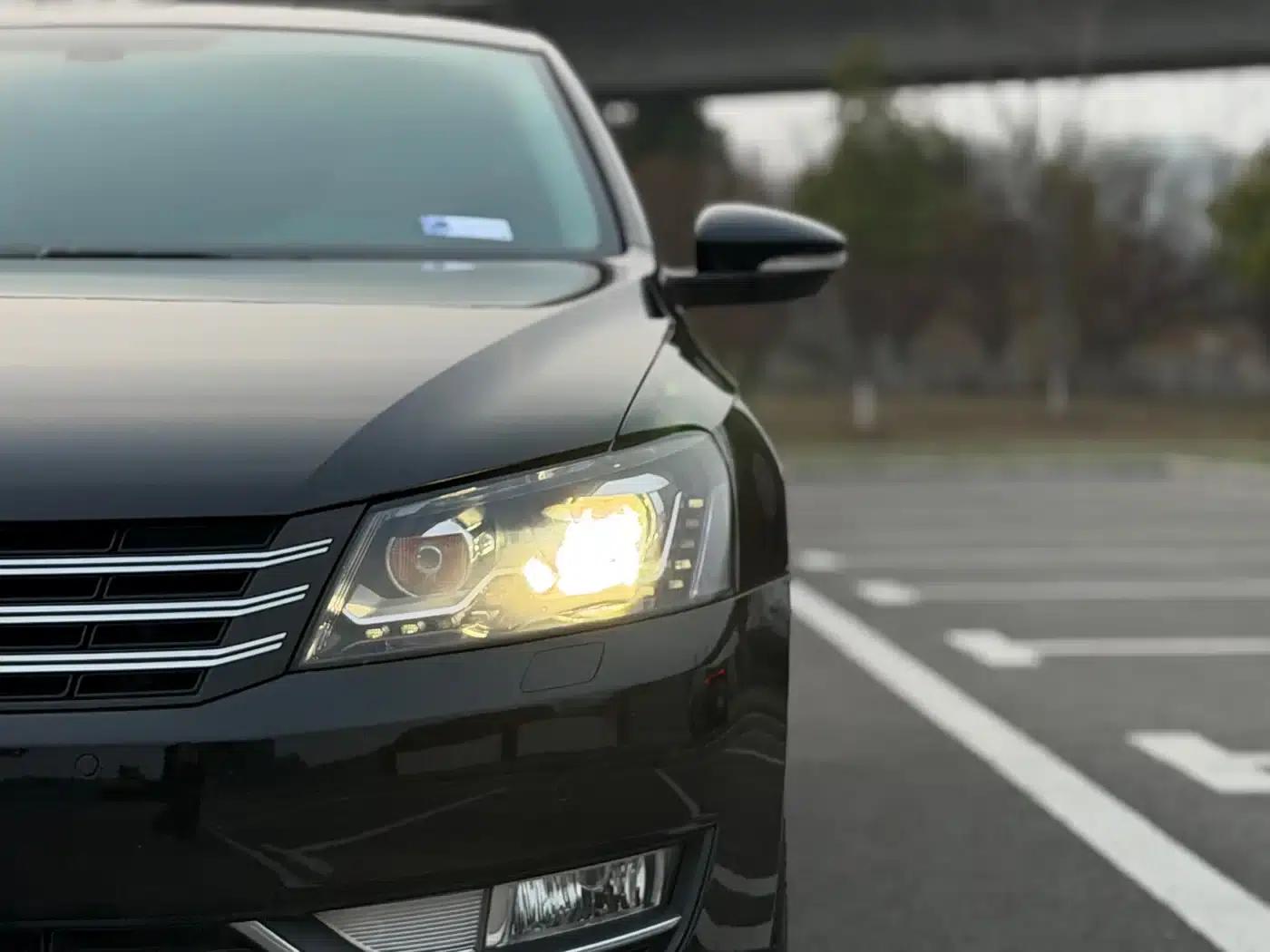 2013 Passat 1.8TSI DSG Royal Edition — миниатюра 24