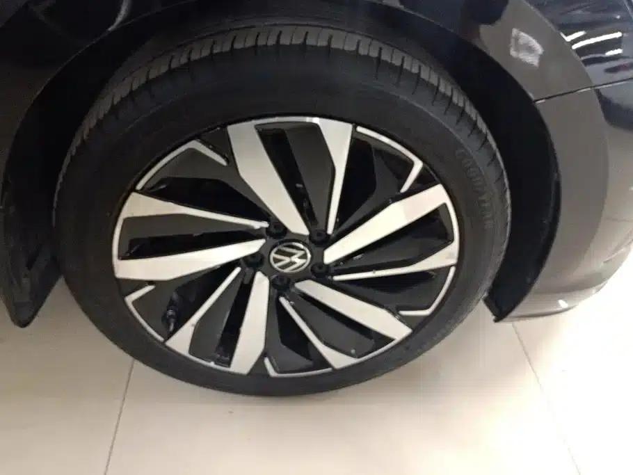 2022 Volkswagen Passat 330TSI Elite Edition — миниатюра 6