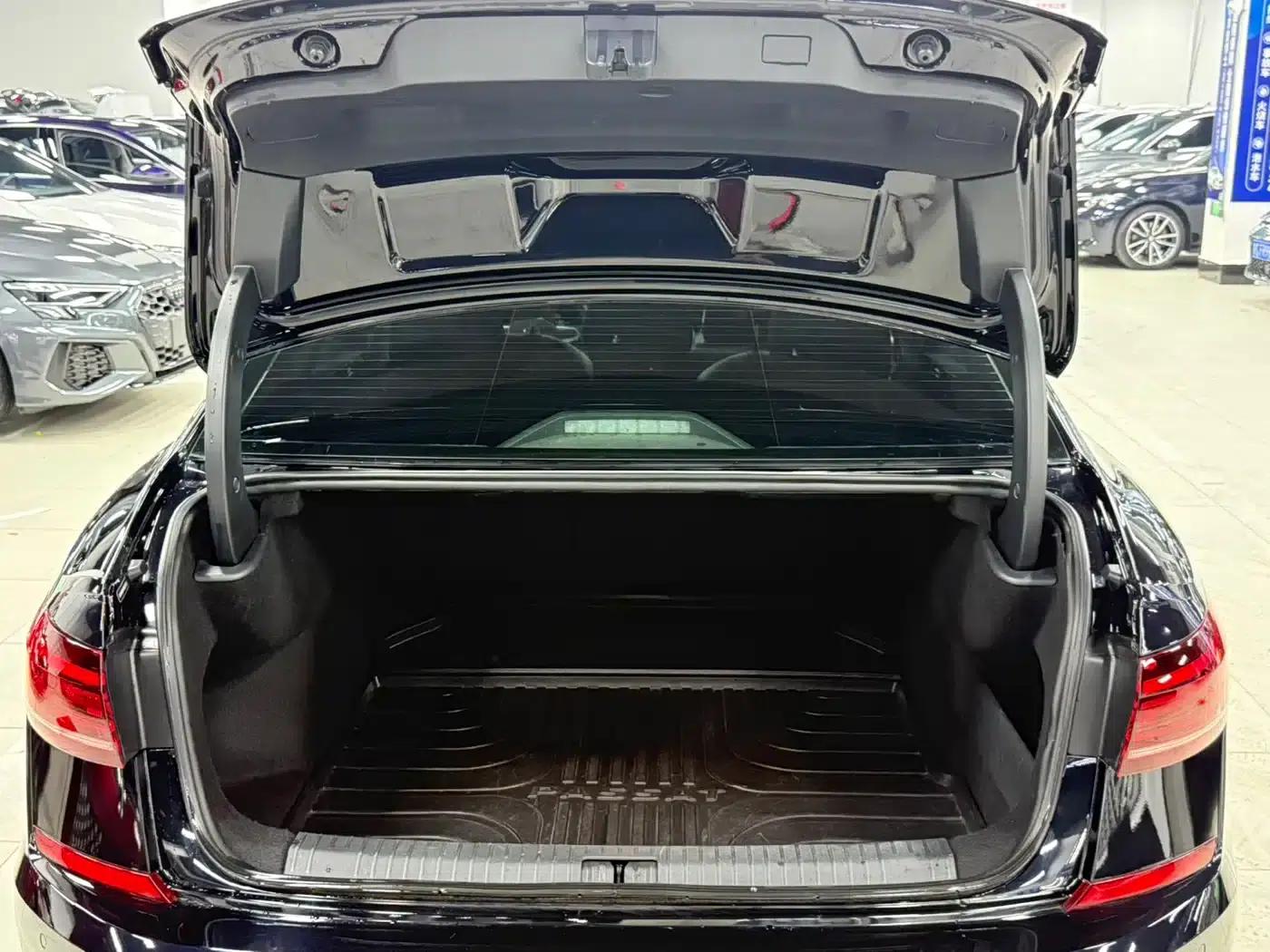 2022 Passat 280TSI Elite Edition — миниатюра 21