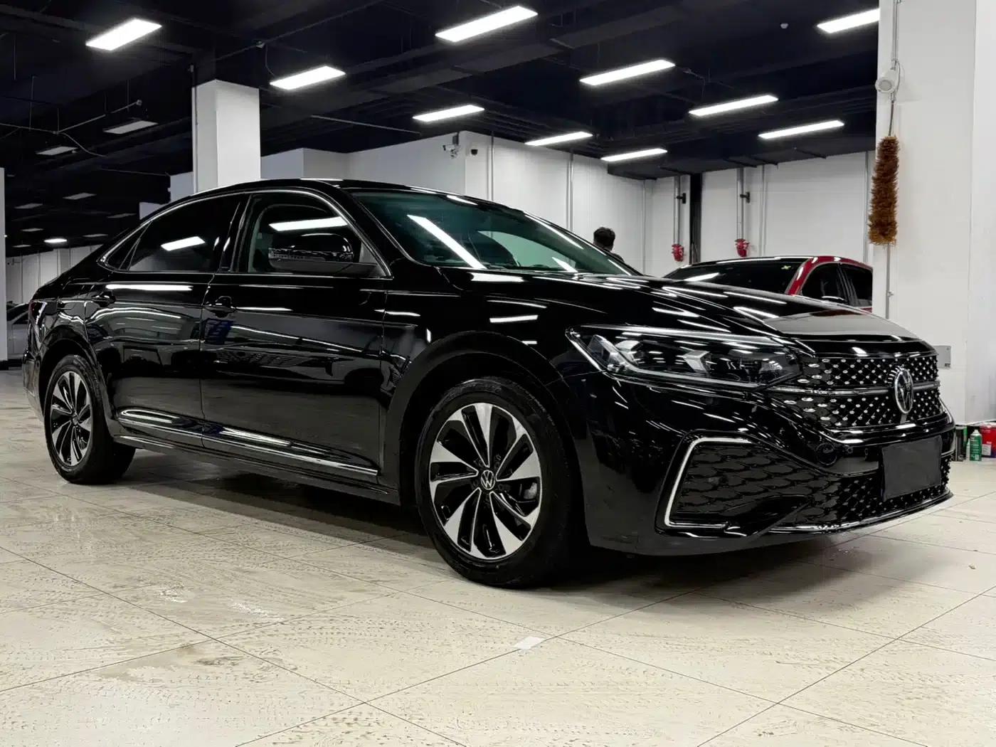 2022 Passat 280TSI Elite Edition — миниатюра 4