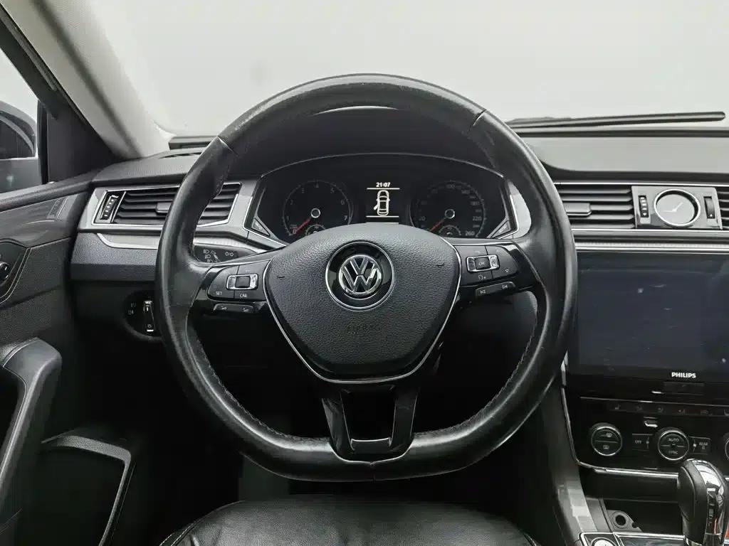 2017 Passat 330TSI DSG Premium Edition — миниатюра 11