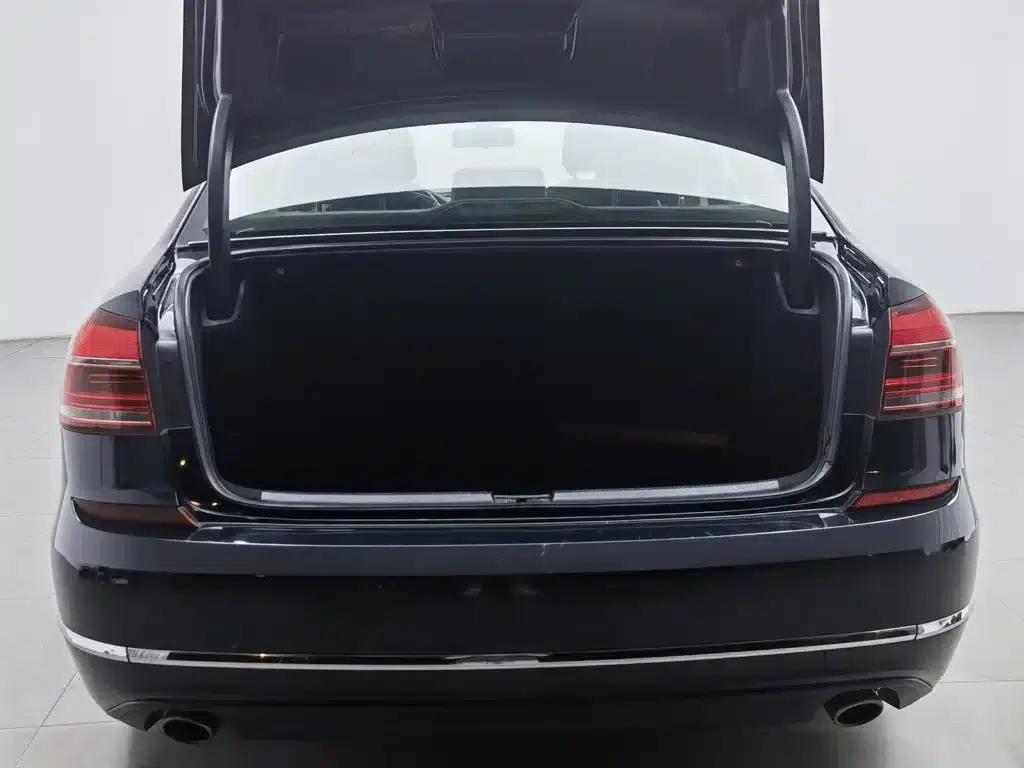 2017 Passat 330TSI DSG Premium Edition — миниатюра 16