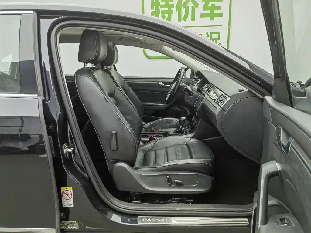 2017 Passat 330TSI DSG Premium Edition — миниатюра 23