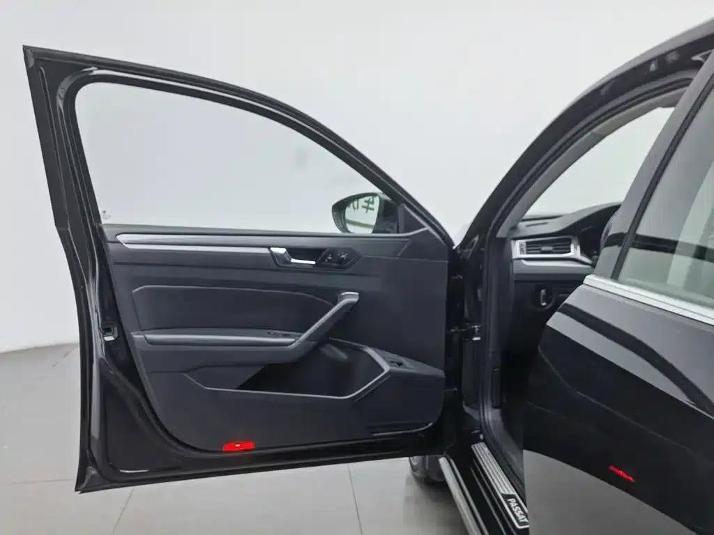 2017 Passat 330TSI DSG Premium Edition — миниатюра 8