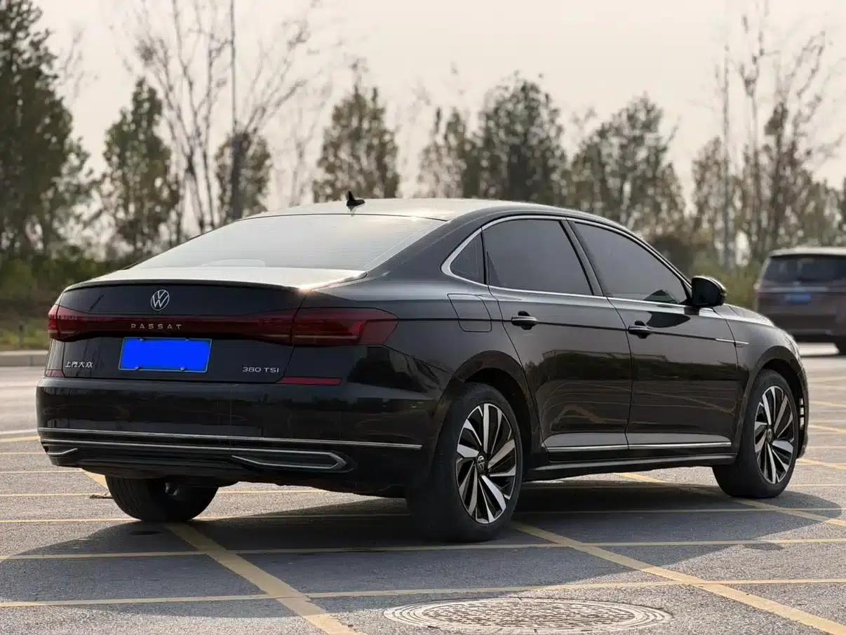 2022 Passat 330TSI Luxury Edition — миниатюра 6